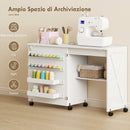 Mobile per Macchina da Cucire Pieghevole 116,3x49,5x76,5 cm con 2 Contenitori Mensola Inferiore 18 Pioli per Bobine e Ruote in Truciolato Bianco      