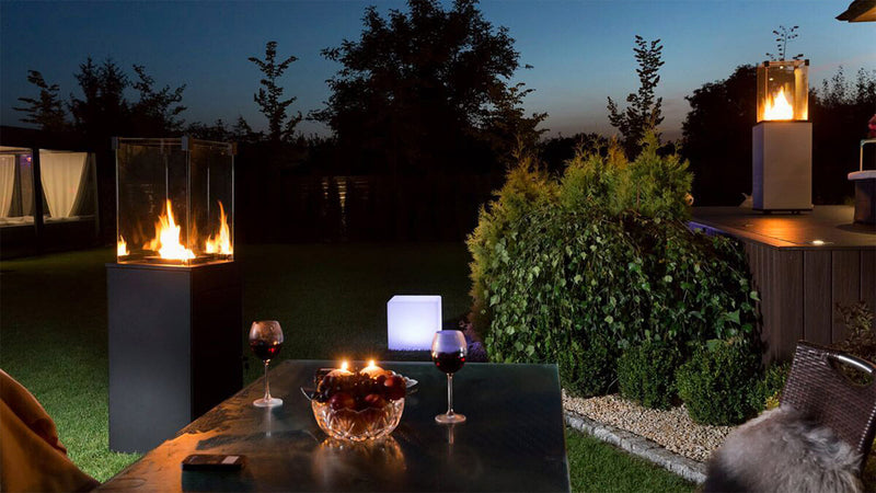 Stufa a Gas da Esterno cm 136,6x44,2x44,2 Flig Gastonia Mini Pietra Naturale Grigia con Telecomando e Vetri