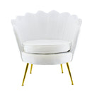 Poltrona Imbottita Schienale a Conchiglia in Velluto Piedi Oro Bianco