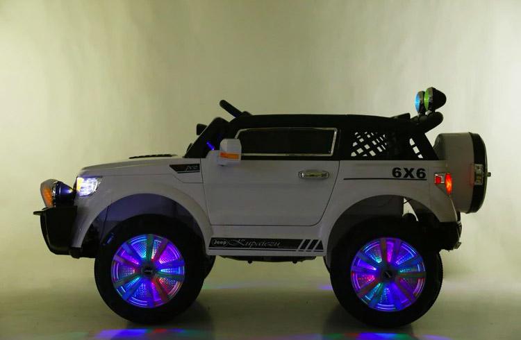 Macchina Elettrica per Bambini 2 Posti 12V Jepsen Fuoristrada 4x4 Bianco