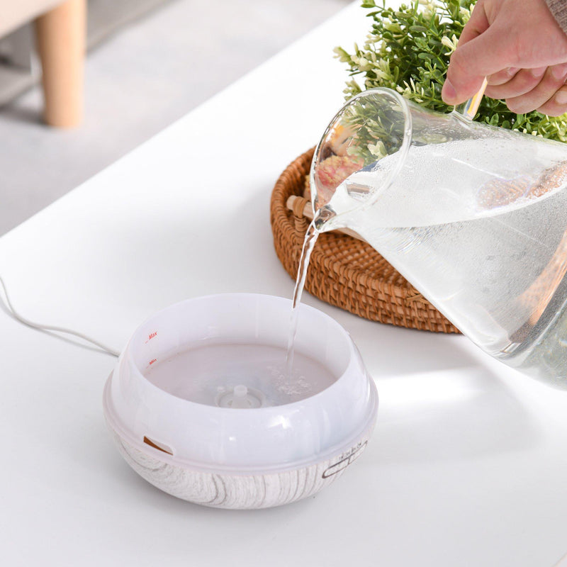 Diffusore di Aromi Oli Essenziali per Ambienti 300 ml Vaporizzatore 7 Luci Colorate Bianco