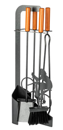 Trespolo per Attrezzi Camino Sagoma Ciclista con Paletta Scopino Attizzino e Pinza 15,6x23,5x65 cm in Ferro e Legno Grigio Martellato