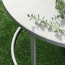 Set 2 Tavolini da Giardino in Metallo Piano Effetto Marmo Bianco