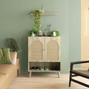 Mobile Multiuso in Stile Boho 80x38x100 cm con Ante in Rattan e Ripiano Aperto Rovere