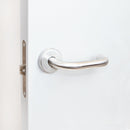 Maniglie per Porta da Interno con Rosetta Ø53 mm Modello u Acciaio Nickel Satinato. Emuca
