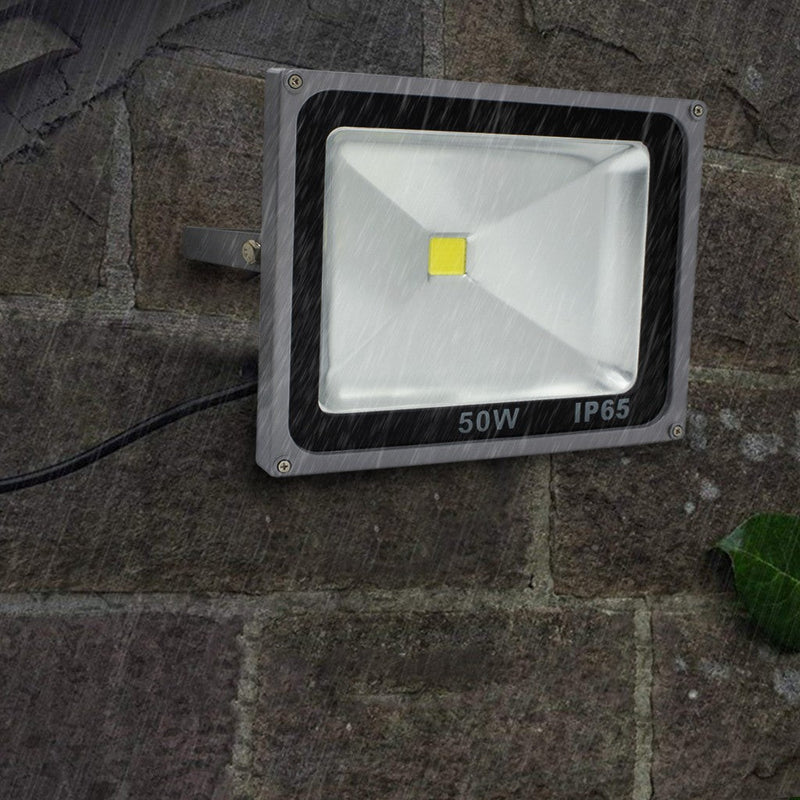Faro a led luce fredda con staffa a 120° di angolazione e protezione IP65