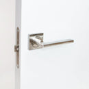 Maniglie Perth per Porta da Interno con Rosetta 50 x 50 mm Alluminio e Zama Nickel 1 Set. Emuca