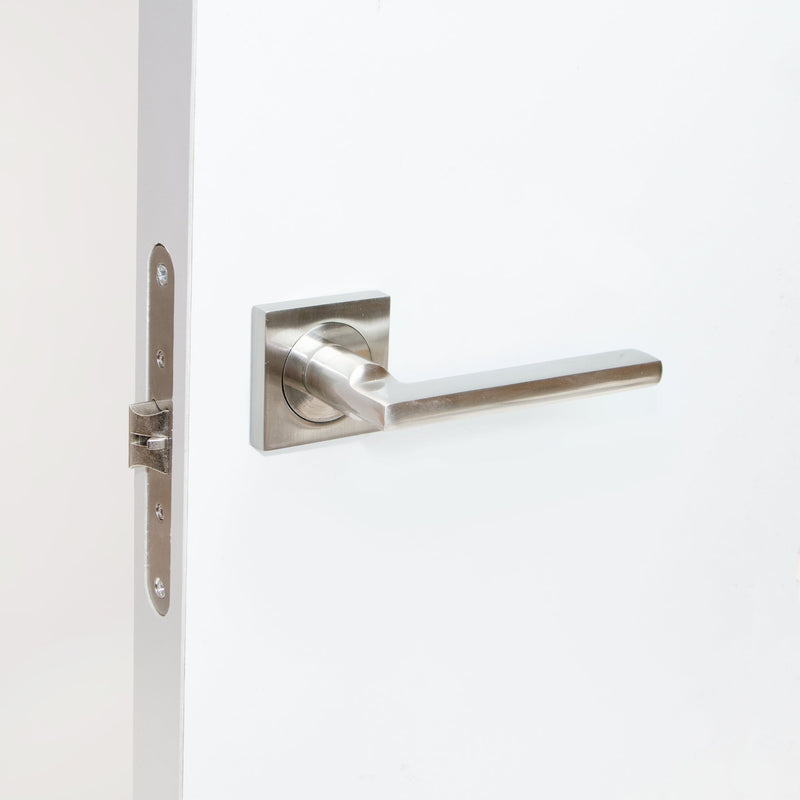 Maniglie Perth per Porta da Interno con Rosetta 50 x 50 mm Alluminio e Zama Nickel 1 Set. Emuca