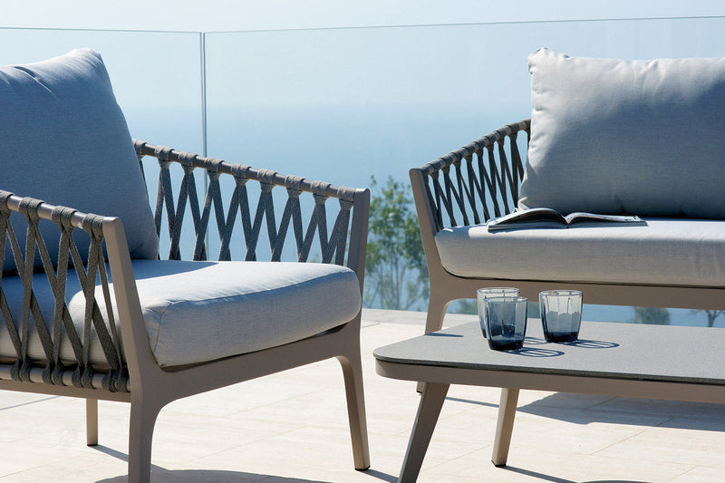 Set Salotto da Giardino Divano 2 Poltrone e Tavolino con Cuscini Grigio Chiaro