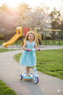 Monopattino Elettrico a Batteria 3 Ruote per Bambini Sparabolle con Licenza Disney Frozen