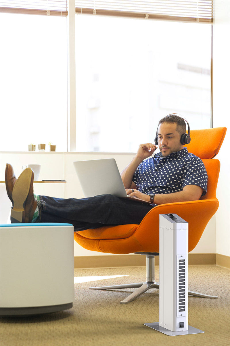 <p><em><strong>Sanificatore</strong></em></p><h2 class=&quot;subheading-desc&quot;>Sanificatore d'Aria a Raggi UV-C per Ambienti e Superfici in Presenza di Persone a Pavimento 80W Moel SAN003</h2><p>Per garantire la sicurezza delle persone in ambienti chi