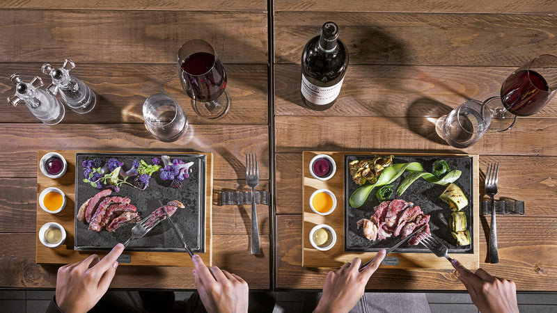 Pietra Lavica 20x25 cm con Ciotole e Supporto in Legno di Bamboo