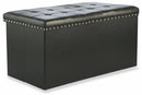 Baule Cassapanca Pouf Contenitore in Similpelle Soriani Nero con Borchie
