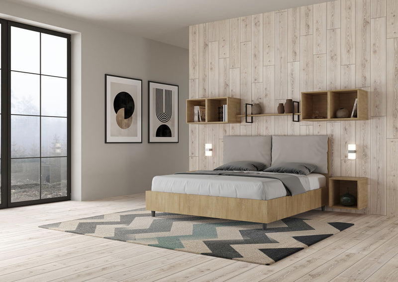 Letto Matrimoniale con Alzata Comoda Struttura Quercia con Cuscini in Similpelle Antea Tortora Varie Misure