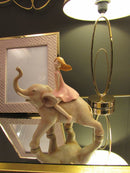 Statuetta Dolly su Elefante 22x10x21 cm in Resina Rosa