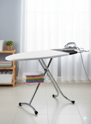 Asse da Stiro Elegant Profi 125x46cm Salvaspazio Area Ignifuga con Copriasse Gambe Triple In Acciaio