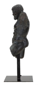 Scultura Museum Man 26x22x57,5 cm in Poliresina e Ferro Nero-3
