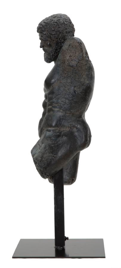 Scultura Museum Man 26x22x57,5 cm in Poliresina e Ferro Nero-3
