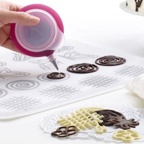 Kit Decomat pour décorer des bonbons et des gâteaux avec des formes de chocolat Lekue  acquista