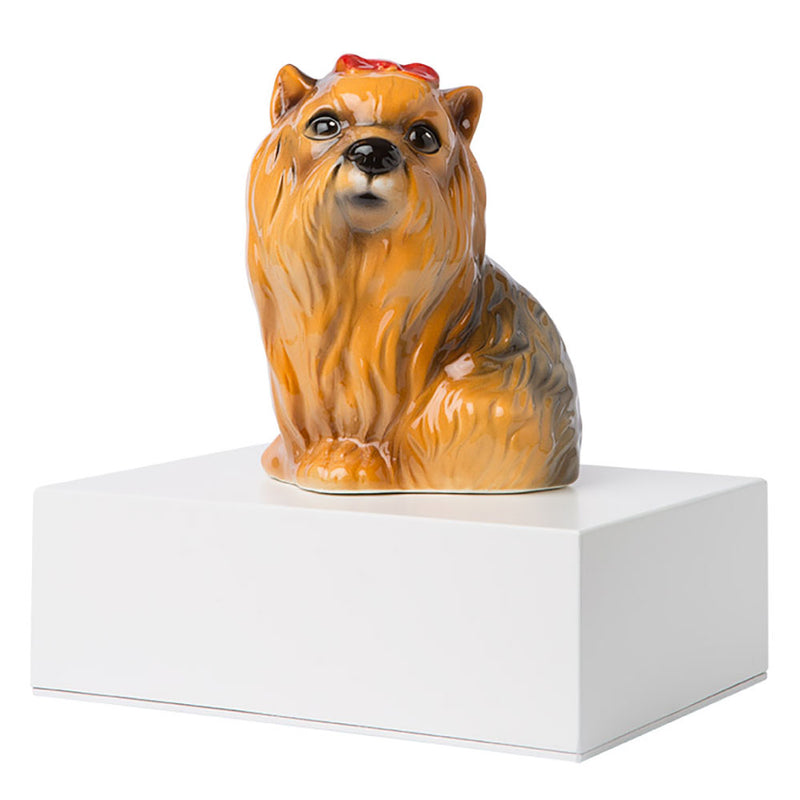 Urna Cineraria in Legno con Miniatura in Ceramica Yorkshire 10x20x15cm GMF Bianco-1